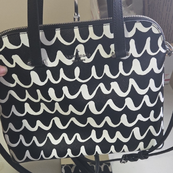 Kate Spade Black and White Wave Pattern Handbag - Picture 2 of 8